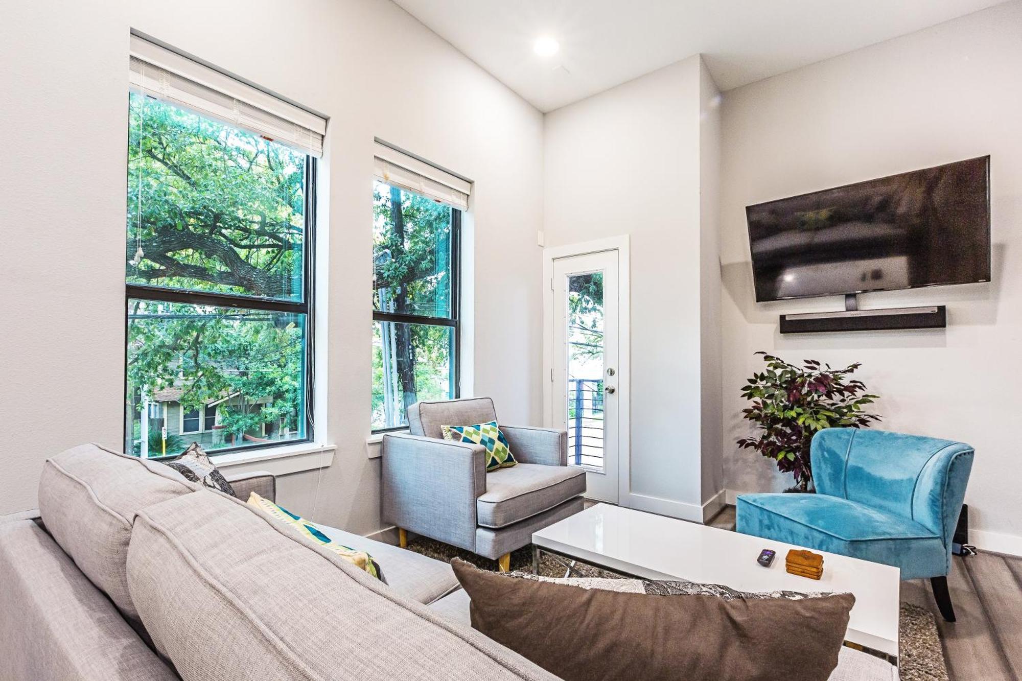 Montrose Guesthouse Suites By Dunyha Houston Ngoại thất bức ảnh