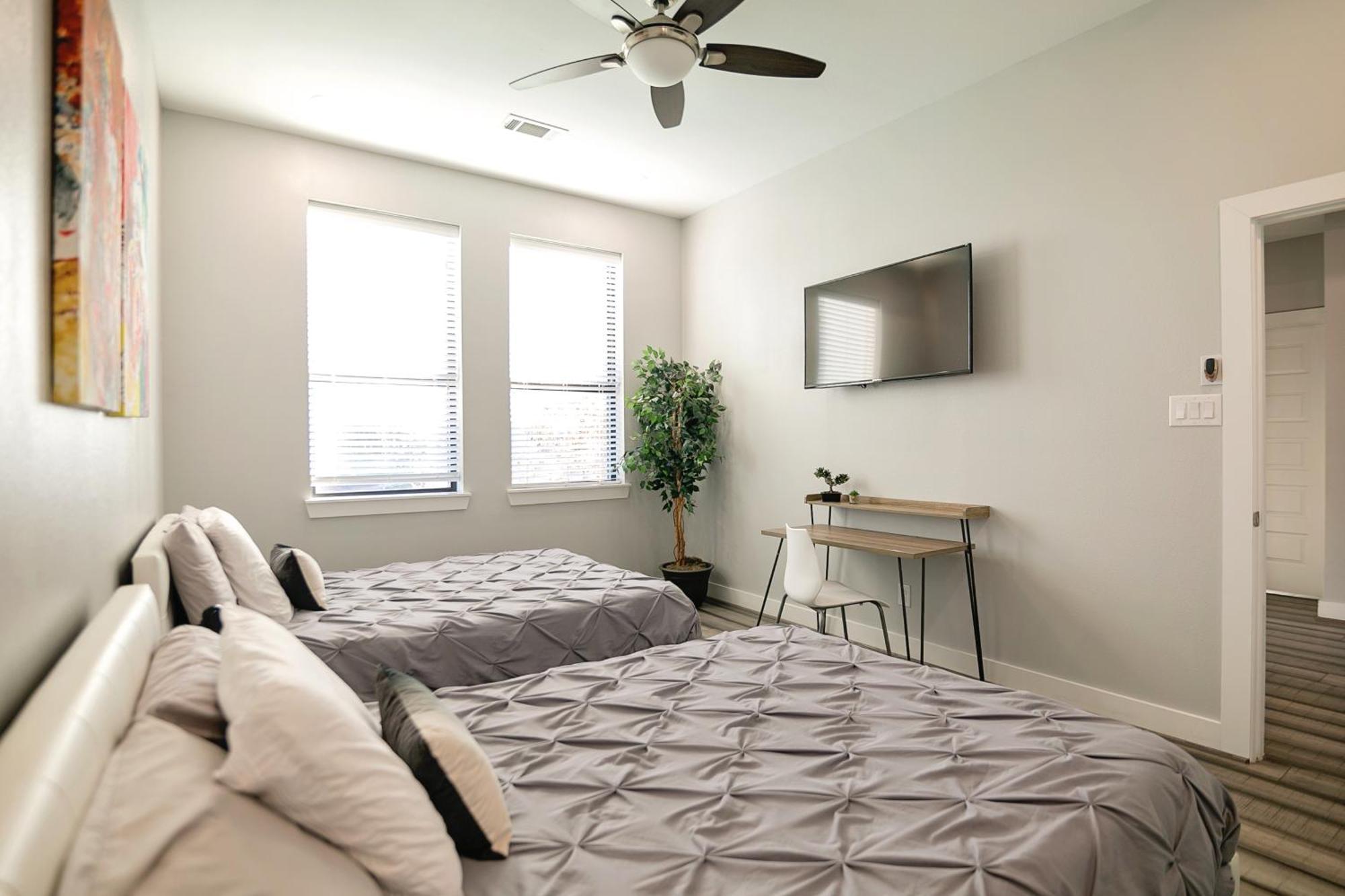Montrose Guesthouse Suites By Dunyha Houston Ngoại thất bức ảnh